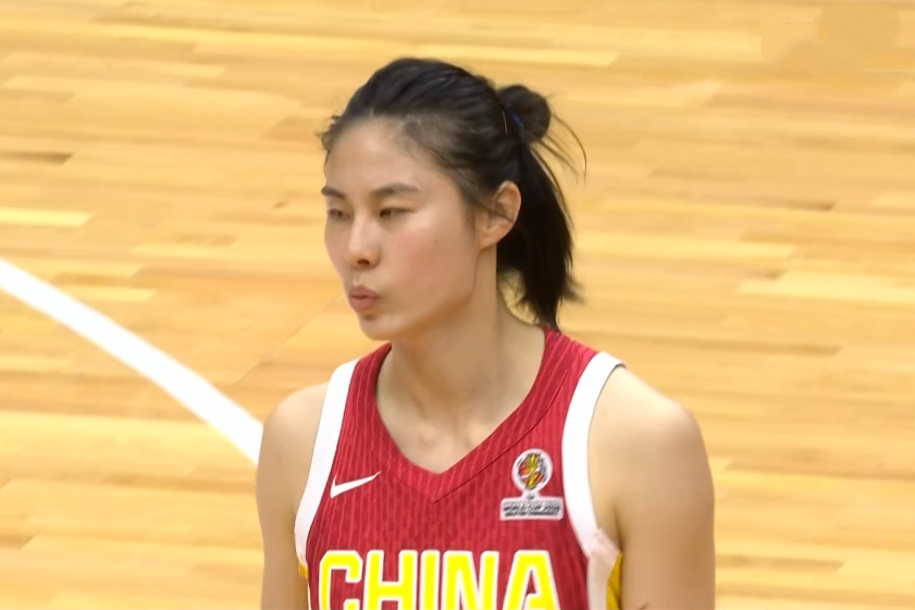 乐鱼电竞平台-中国女篮险胜捷克，王思雨末节连砍9分拒绝逆转，张子宇4分2篮板